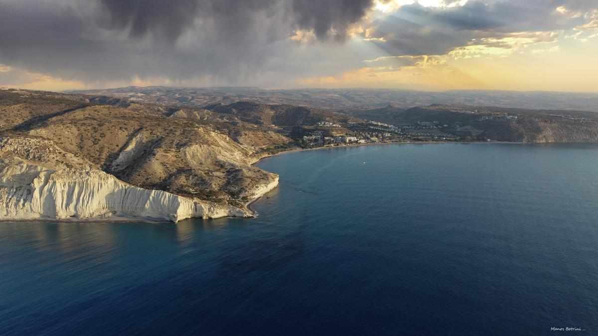 Εικόνες από το Ακρωτήριο Άσπρο