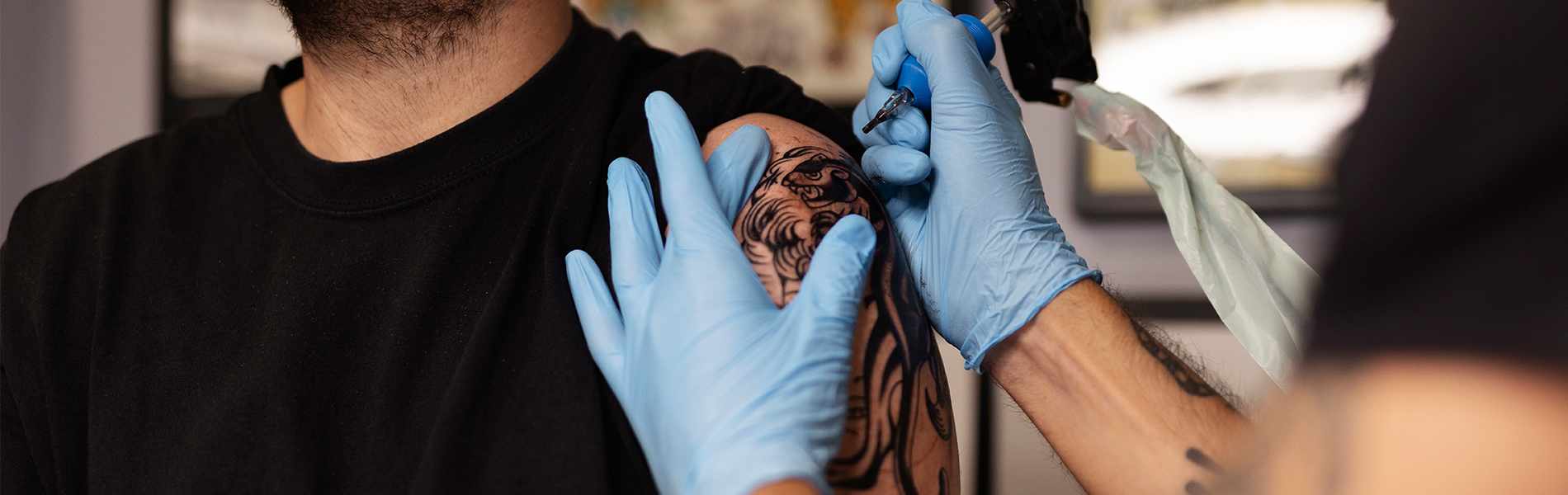 2 tattoo artists μας ξεναγούν στο σύγχρονο κόσμο του tattoo